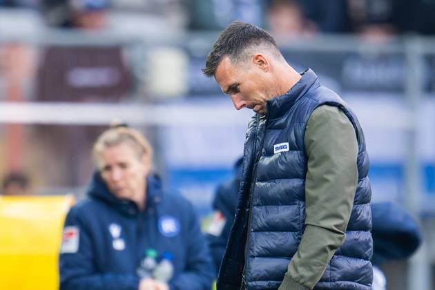08 11 2025 Soccer, 2025 2026, 2 Bundesliga, Matchday 12, DSC Arminia Bielefeld Karlsruher SC Christian Eichner Coach Karlsruhe DFL REGULATIONS PROHIBIT ANY USE OF PHOTOGRAPHS AS IMAGE SEQUENCES AND OR QUASI VIDEO