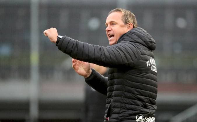 08 11 2025, xfsx, Herren, Fußball, Saison 2025 2026, Regionalliga Bayern, 17 Spieltag FC Wuerzburger Kickers SpVgg Ansbach 09 v li Trainer Marc Reitmaier FC Wuerzburger Kickers jubilant, Einzelbild Wuerzburg AKON ARENA Bayern Deutschland