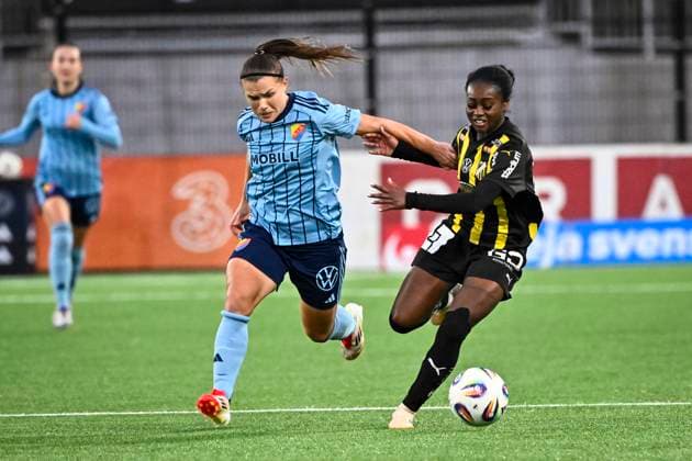 STOCKHOLM, SWEDEN 20251108 Djurgarden s Alexsandra Lobanova and Häcken s Aivi Luik during Saturday s women s Swedish football match between Djurgarden and BK Häcken FF at Kristinebergs IP 1 STOCKHOLM SWEDEN x10030x  Copyright: xJonasxEkströmer TTx THE LADY S SWEDISH GARDEN-HECKEN