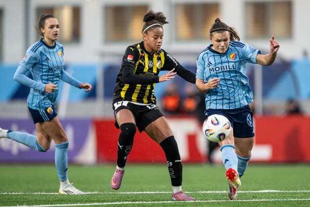 251108 Häckens Felicia Schröder and Djurgardens Alexsandra Lobanova during the football match in Damallsvenskan between Djurgarden and Häcken on November 8, 2025 in Stockholm  Copyright: JESPERxZERMAN BB251108JZ049