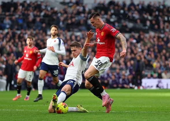 8th November 2025; Tottenham Hotspur Stadium, London, England; Premier League Football, Tottenham Hotspur versus Manchester United, ManU Micky van de Ven of Tottenham Hotspur tackles Benjamin Sesko of Manchester United which lead to Benjamin Sesko of Manchester United being subbed off due to an injury from the tackle  JohnxPatrickxFletcher
