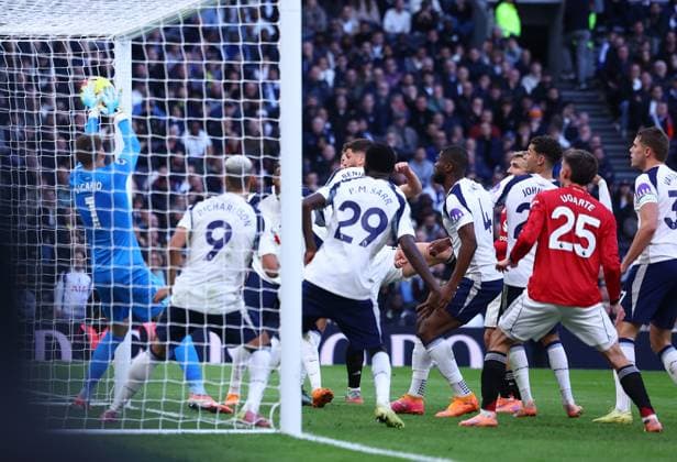 London, England, 8th November 2025. Matthijs de Ligt of Manchester United, ManU scores to make it 2-2 during the Tottenham Hotspur vs Manchester United Premier League match at the Tottenham Hotspur Stadium, London. Picture credit should read: Paul Terry Sportimage EDITORIAL USE ONLY. No use with unauthorised audio, video, data, fixture lists, club league logos or live services. Online in-match use limited to 120 images, no video emulation. No use in betting, games or single club league player publications. SPI_044_PT_Tottenaham_Man_Utd SPI-4271-0044