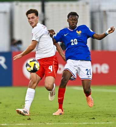 France v Canada : Group K - FIFA U-17 World Cup Qatar 2025 Tidiane Diarrassouba of France and Dylan Andris Judelson of Canada in action during the FIFA U-17 World Cup Qatar 2025 Group K match between France and Canada in Doha, Qatar, on November 8, 2025. DOHA Qatar Copyright: xNOUSHADx