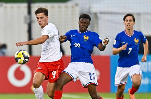 France v Canada : Group K - FIFA U-17 World Cup Qatar 2025 Tidiane Diarrassouba of France and Dylan Andris Judelson of Canada in action during the FIFA U-17 World Cup Qatar 2025 Group K match between France and Canada in Doha, Qatar, on November 8, 2025. DOHA Qatar Copyright: xNOUSHADx