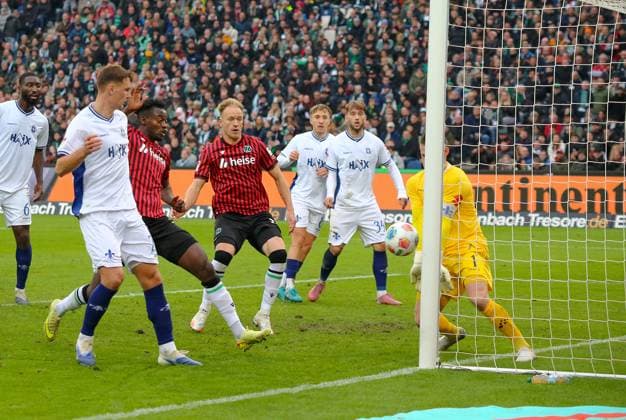 Germany Soccer 2 Bundesliga 2025 26, 12 Matchday Hannover 96 vs SV Darmstadt 98 Heinz von Heiden Arena Stadion Hannover Martin Heck SV Darmstadt 98 Mustapha Bundu Hannover 96, 7 Hannover Copyright: xAymanxAlahmedx