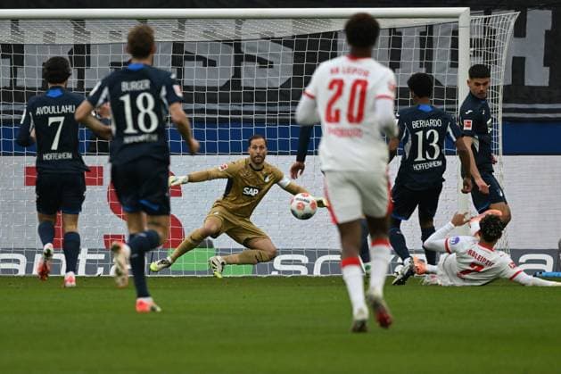 08 11 2025, xsltx, Soccer 1 Bundesliga, TSG 1899 Hoffenheim RB Leipzig v l Oliver Baumann 1899 Hoffenheim Antonio Nusa RB Leipzig DFL DFB REGULATIONS PROHIBIT ANY USE OF PHOTOGRAPHS as IMAGE SEQUENCES and or QUASI VIDEO Sinsheim