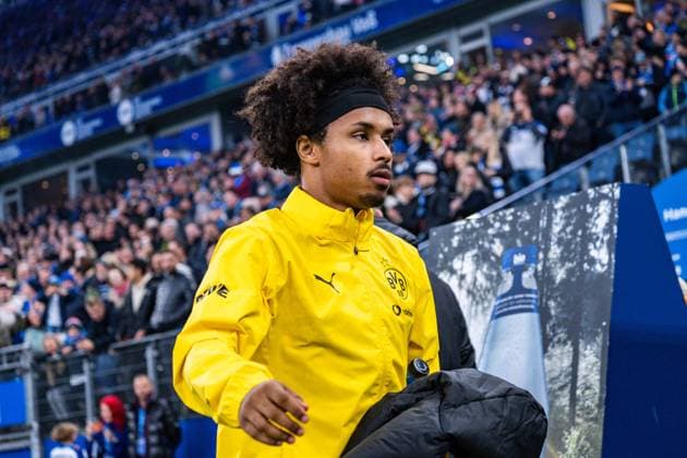 08 11 2025, Hamburger SV vs Borussia Dortmund, 1 Bundesliga, Matchday 10 Karim Adeyemi Borussia Dortmund, 27 Important note In accordance with the regulations of the DFL German Football League and the DFB German Football Association, it is prohibited to use photographs taken in the stadium and or of the match in the form of sequential images and or video-like photo series Copyright: xBahhoxKarax