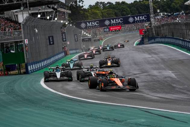 Formula 1 MSC Cruises Grande Prêmio de São Paulo 2025 Remy Midez OVERTAKE MAXPPP - São Paulo 08 11 2025 Restart 04 NORRIS Lando (gbr), McLaren F1 Team, action, 63 RUSSELL George (gbr), Mercedes-AMG PETRONAS F1 Team, action, 12 ANTONELLI Andrea Kimi (ita), Mercedes-AMG PETRONAS F1 Team, action at the Formula 1 MSC Cruises Grande Prêmio de São Paulo 2025, the 21st round of the 2025 FIA Formula 1 World Championship, WM, Weltmeisterschaft at the Autódromo José Carlos Pace in São Paulo, interlaces, Brazil, from 6 to 9 November 2025 São Paulo Brazil Copyright: xOVERTAKE MAXPPPxRemyxMidezx OVT202511085423 OVT202511085423