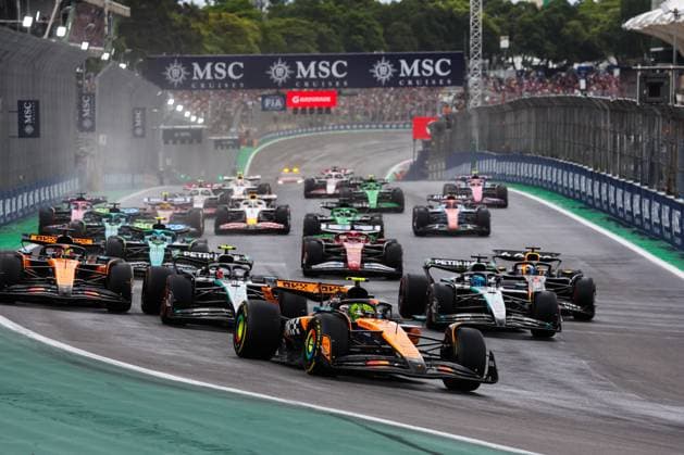 F1 - SAO PAULO GRAND PRIX 2025 04 NORRIS Lando (gbr), McLaren F1 Team MCL39, action during the 2025 Formula 1 Grande Premio de Sao Paulo, 2025 Sao Paulo Grand Prix, 21th round of the 2025 FIA Formula One World Championship, WM, Weltmeisterschaft from November 7 to 9, 2025 on the Interlagos, in Sao Paulo, Brazil - Sao PauloBrazil  Copyright: xDPPIx