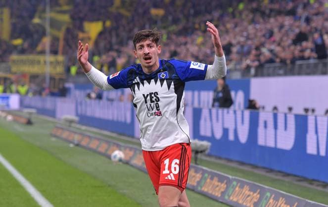 08 11 2025, xblx, Football 1 Bundesliga, Hamburger SV Borussia Dortmund v l Giorgi Gocholeishvili Hamburg, HSV, Hamburger SV , gives instructions, gesticulates, gesticulate with arms gives instructions, gesticulate DFL DFB REGULATIONS PROHIBIT ANY USE OF PHOTOGRAPHS as IMAGE SEQUENCES and or QUASI VIDEO Hamburg