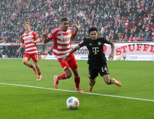 Soccer, Men, Season 2025 2026, 1 Bundesliga 10 Matchday , 1 FC Union Berlin FC Bayern Munich, f l Andras Schäfer 1 FC Union , Danilho Doekhi 1 FC Union , Luis Diaz Bayern Munich 08 11 2025, Copyright: xMatthiasxKochx