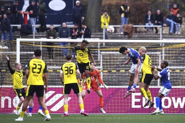 Borussia Dortmund U23 Schalke 04 U23 FOR EDITORIAL PURPOSES ONLY EDITORIAL USE ONLY p Football Regionalliga West 15 Matchday Borussia Dortmund U23 Schalke 04 U23 on 08 11 2025 at Stadion Rote Erde in Dortmund Filippo Calixte Mane Borussia Dortmund U23 , left Edion Gashi Schalke 04 U23 , center Ben Vincent Hüning Borussia Dortmund U23 , right Germany North Rhine Westphalia Dortmund Copyright ThorstenxTillmann Copyright: ThorstenxTillmann doc836anqeq19ztawybgph ,EDITORIAL USE ONLY Copyright: ThorstenxTillmann