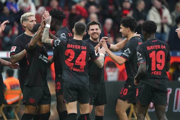 Soccer, 1 Bundesliga, Season 2025 2026, Bayer 04 Leverkusen FC Heidenheim 08 11 2025, Bayarena Leverkusen , Bayer 04 Leverkusen , cheer