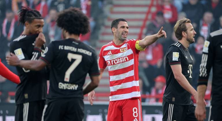 Rani Khedira pointing, gesturing action upper body Sport Football Soccer Bundesliga Men DFL 10 Matchday Season 2025 2026 08 11 2025 1 FC Union Berlin FCU vs FC Bayern Munich FCB DFL regulations prohibit any use of photographs as image sequences and or quasi video