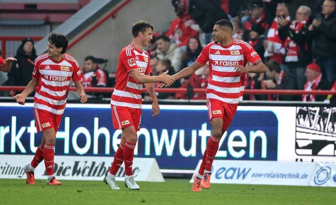 Danilho Doekhi cheers after 1 0 with Janik Haberer joy emotion jubilation sport soccer soccer Bundesliga men DFL 10 matchday season 2025 2026 08 11 2025 1 FC Union Berlin FCU vs FC Bayern München FCB DFL regulations prohibit any use of photographs as image sequences and or quasi video