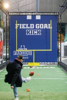 NFL Fanzone of the Indianapolis Colts in Berlin Berlin, 08 11 2025 NFL Fanzone of the Indianapolis Colts at Potsdamer Platz in Berlin Photo Matthias Gränzdörfer Berlin Copyright: xMatthiasxGränzdörferx