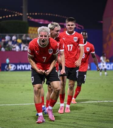 Football, Junior U 17 World Cup 2025 Doha Qatar Preliminary round 08 11 2025 Group L Mali Austria JUBEL Austria Goal scorers for 0 3 Nicolas Jozepovic, Daniel Frauscher and Filip Aleksic from left