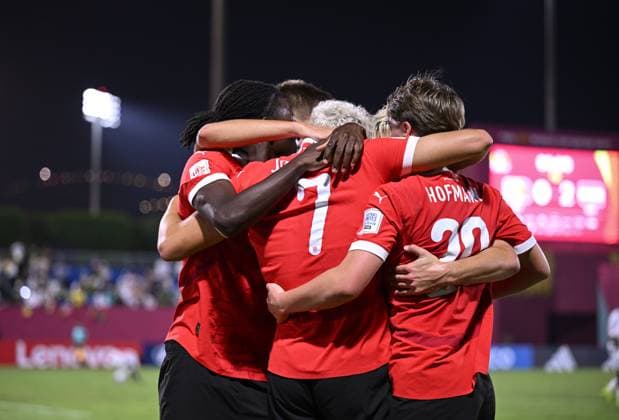 Football, Junior U 17 World Cup 2025 Doha Qatar Preliminary round 08 11 2025 Group L Mali Austria TEAM CELEBRATION Austria Kenny Nzogang, goal scorer 0 3 Nicolas Jozepovic and Florian Hofmann from left to right