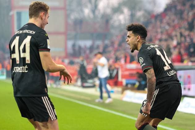 Celebration for the goal to 1 1 by Luis Diaz FC Bayern Muenchen, 14 , with Josip Stanisic FC Bayern Muenchen, 44 , GER, 1 FC Union Berlin vs FC Bayern Muenchen, Football, Bundesliga, Matchday 10, Season 2025 2026, 08 11 2025, DFL DFB REGULATIONS PROHIBIT ANY USE OF PHOTOGRAPHS as IMAGE SEQUENCES and or QUASI VIDEO, GER, 1 FC Union Berlin vs FC Bayern Muenchen, Football, Bundesliga, Matchday 10, Season 2025 2026, 08 11 2025 Berlin Copyright: xEibner-Pressefoto JennixMaulx EP_JML