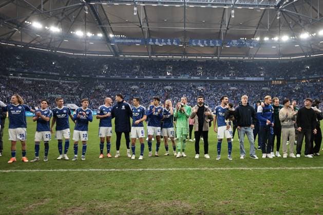 The players of FC Schalke 04 are happy about the 1 0 victory in the match of the 2 Bundesliga season 2025 26 FC Schalke 04 SV 07 Elversberg Copyright Thomas Pakusch Copyright: Thomas Pakusch