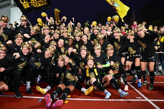 STOCKHOLM, SWEDEN 20251108 Häcken celebrates its Swedish Championship gold after Saturday s women s football match between Djurgarden and BK Häcken FF which ended 0 2 at Kristinebergs IP 1 STOCKHOLM SWEDEN x10030x  Copyright: xJonasxEkströmer TTx THE LADY S SWEDISH GARDEN-HECKEN