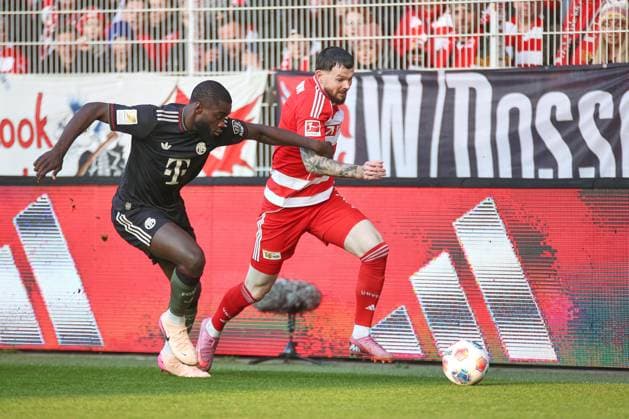 Berlin, Germany, 08 11 2025 Stadion Alte Försterei 10 Matchday, Season 2025 26, 1 Soccer Bundesliga Union Berlin FC Bayern Munich Dayot Upamecano 2, FC Bayern Munich in duel with Oliver Burke 7, Union Berlin Copyright: xdtsxNachrichtenagenturx dts_92666