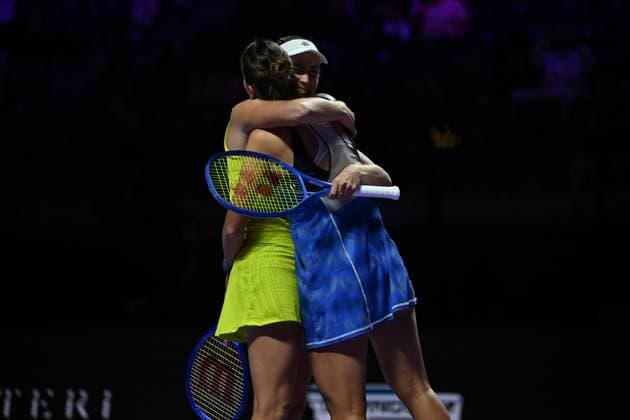 WTA, Tennis Damen Finals 2025 - Doubles Final RIYADH, SAUDI ARABIA - NOVEMBER 08: Elise Mertens (L) of Belgium and her partner Veronika Kudermetova (R) celebrate their victory against Luisa Stefani (not seen) of Brazil and Timea Babos (not seen) of Hungary during their Doubles Final match on day eight of the WTA Finals Riyadh as part of the Hologic WTA Tour 2025 at King Saud University Indoor Arena on November 08, 2025 in Riyadh, Saudi Arabia. Artur Widak Anadolu Riyadh Saudi Arabia. Editorial use only. Please get in touch for any other usage.  Copyright: x2025xAnadoluxArturxWidakx