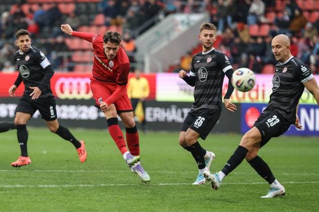 3 Liga FC Ingolstadt 04 Rot Weiss Essen Goal chance missed Dennis Kaygin 10, FCI Müsel Torben 26 RWE Arslan Ahmet 6 RWE Kraulich Tobias 33 RWE 3 Liga FC Ingolstadt 04 Season 2025 2026 Rot Weiss Essen RWE