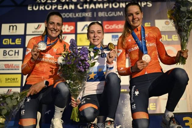 2025 UEC Cyclo-Cross EC - Women Elite MIDDELKERKE, BELGIUM - NOVEMBER 08 : Van Alphen Aniek (NED), Brand Lucinda (NED), Van Der Heijden Inge (NED) on the podium during the 2025 UEC Cyclo-Cross European Championships for Women Elite on November 08, 2025 in Middelkerke, Belgium, 08 11 2025 Middelkerke Belgium  Copyright: xNicoxVereeckenx