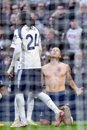 Tottenham Hotspur v Manchester United, ManU Premier League, Football, Tottenham Hotspur Stadium, London, UK - 08 Nov 2025 Goal. Richarlison of Tottenham Hotspur celebrates after he scores. London Tottenham Hotspur Stadium Tottenham GBR, UK NEWSPAPERS OUT Copyright: xEllixBirchx