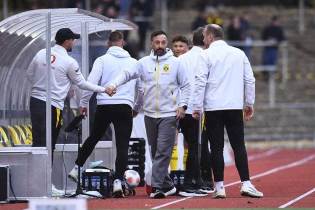 Borussia Dortmund U23 Schalke 04 U23 FOR EDITORIAL PURPOSES ONLY p Soccer Regionalliga West 15 Matchday Borussia Dortmund U23 Schalke 04 U23 on 08 11 2025 at Stadion Rote Erde in Dortmund Daniel Rios Coach Borussia Dortmund U23 , center Germany North Rhine-Westphalia Dortmund Copyright ThorstenxTillmann Copyright: ThorstenxTillmann doc836b1jeqw0kr1uslia1 ,EDITORIAL USE ONLY Copyright: ThorstenxTillmann