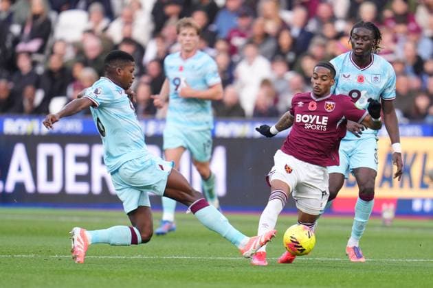 Premier League West Ham United v Burnley during the Premier League match West Ham United vs Burnley at London Stadium, London, United Kingdom, 8th November 2025 (Photo by Harvey Murphy News Images) Copyright: xHarveyxMurphy NewsxImagesx