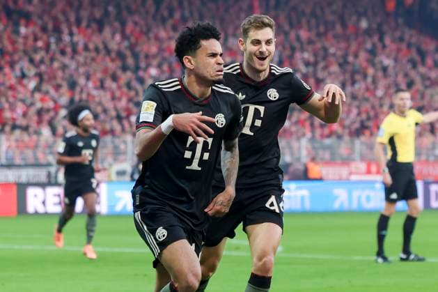 Luis Diaz (FC Bayern Muenchen) bejubelt seinen Treffer zum 1:1 mit Josip Stanisic (FC Bayern Muenchen), Bundesliga, 1. FC Union Berlin v FC Bayern München, Stadion An der Alten Försterei am 08. November 2025 in Berlin, Deutschland. (Foto von Marco Steinbrenner DeFodi Images) Luis Diaz (FC Bayern Muenchen) celebrates after scoring his teams first goal with Josip Stanisic (FC Bayern Muenchen), Bundesliga, 1. FC Union Berlin v FC Bayern München, Stadion An der Alten Försterei, November 8, 2025 in Berlin, Germany. (Photo by Marco Steinbrenner DeFodi Images) DFL regulations prohibit any use of photographs as image sequences and or quasi-video. Luis Diaz FC Bayern Muenchen celebrates scoring his teams first goal with Josip Stanisic FC Bayern Muenchen , Bundesliga, 1 FC Union Berlin v FC Bayern München, Stadion An der Alten Försterei, November 8, 2025 in Berlin, Germany Photo by Marco Steinbrenner DeFodi Images Luis Diaz FC Bayern Muenchen celebrates after scoring his teams first goal with Josip Stanisic FC Bayern Muenchen , Bundesliga, 1 FC Union Berlin v FC Bayern München, Stadion An der Alten Försterei, November 8, 2025 in Berlin, Germany Photo by Marco Steinbrenner DeFodi Images DFL regulations prohibit any use of photographs as image sequences and or quasi video