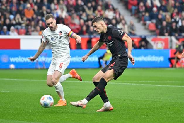Patrik Schick Bayer Leverkusen scores the goal for 1 0, action, against Patrick Mainka l 1 FC Heidenheim 1846 Soccer 1 Bundesliga,10 Matchday, Bayer 04 Leverkusen 1 FC Heidenheim, on 08 11 2025 in Leverkusen Germany DFL regulations prohibit any use of photographs as image sequences and or quasi video Â