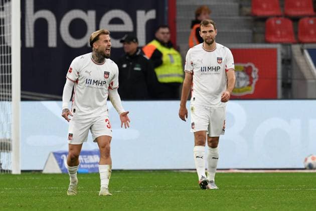 Niklas Dorsch 1 FC Heidenheim wuetend nach dem Tor zum 0 5 GER, Bayer 04 Leverkusen vs 1 FC Heidenheim, Football, Bundesliga, Matchday 10, Season 2025 2026, 08 11 2025 DFL REGULATIONS PROHIBIT ANY USE OF PHOTOGRAPHS AS IMAGE SEQUENCES AND OR QUASI VIDEO GER, Bayer 04 Leverkusen vs 1 FC Heidenheim, Football, Bundesliga, Matchday 10, Season 2025 2026, 08 11 2025 Leverkusen Copyright: xEibner-Pressefoto ThomasxThienelx EP_TTL