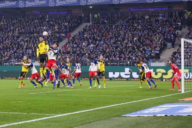 08 11 2025, 1 Bundesliga, Matchday 10, Hamburger SV Borussia Dortmund, v l Jobe Bellingham Borussia Dortmund , Nicolas Capaldo Hamburger SV , Hamburg Volksparkstadion Hamburg Germany xRHR PHOTO DEx Copyright: DennisxEwert RHR-FOTOx RHR-FOTO DE