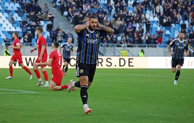 08 11 2025, Football, Men, 3 League, Season 2025 2026, 1 FC Saarbrücken TSV Havelse, Dominic Baumann 1 FC Saarbruecken celebrates his goal for 1 0 Saarbrücken Ludwigsparkstadion Saarland Germany EN Copyright: xFabianxKleerx