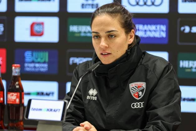 3 Liga FC Ingolstadt 04 Rot Weiss Essen Interview Press conference Head coach Sabrina Wittmann FCI 3 Liga FC Ingolstadt 04 Season 2025 2026 Rot Weiss Essen RWE
