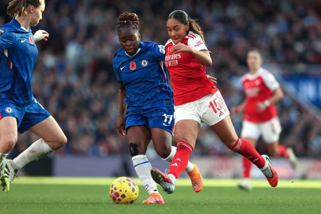 Frauen-Superliga Arsenal gegen Chelsea 08 November 2025 London Frauen-Superliga Fußball Arsenal gegen Chelsea Sandy Baltimore von Chelsea und Olivia Smith von Arsenal Foto von Mark Leech London UK  Copyright: xMarkxLeechxOffside