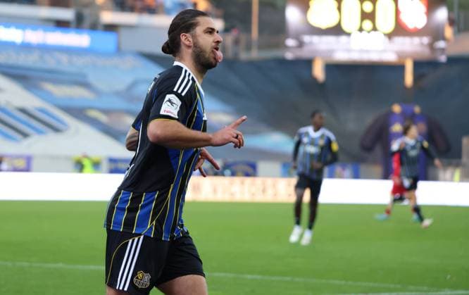 08 11 2025, Football, Men, 3 League, Season 2025 2026, 1 FC Saarbrücken TSV Havelse, Dominic Baumann 1 FC Saarbruecken celebrates his goal for 1 0 Saarbrücken Ludwigsparkstadion Saarland Germany EN Copyright: xFabianxKleerx