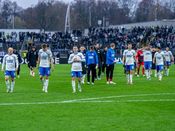 The FC Hansa Rostock team goes to the fans after the match, GER, SSV Ulm 1846 vs FC Hansa Rostock, Football, 3 Liga, Season 2025 2026, 08 11 2025, DFB DFL regulations prohibit any use of photographs as image sequences and or quasi video GER, SSV Ulm 1846 vs FC Hansa Rostock, Football, 3 Liga, Season 2025 2026, 08 11 2025 Ulm Copyright: xMichaelxSchmidt Eibner-Pressefotx EP_MST