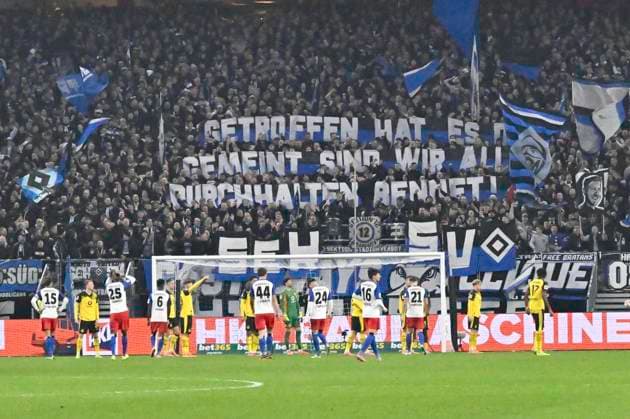 GER 1 FBL,, Hamburger SV vs Borussia Dortmund 08 11 2025, Volksparkstadion, Hamburg, GER 1 FBL, Hamburger SV vs Borussia Dortmund in the picture Feature the Hamburg fans show posters nordphotoxGmbH xWitke nph00002
