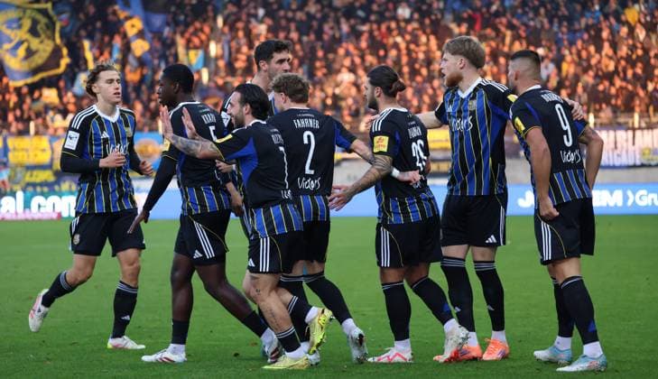 08 11 2025, Football, Men, 3 League, Season 2025 2026, 1 FC Saarbrücken TSV Havelse, Goal celebration of 1 FC Saarbrücken after the goal to 1 0 by Dominic Baumann 1 FC Saarbruecken Saarbrücken Ludwigsparkstadion Saarland Germany EN Copyright: xFabianxKleerx