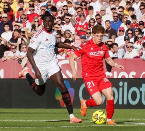Spanish La Liga EA Sports soccer match Sevilla vs Osasuna at Sanchez Pizjuan stadium in Sevilla, Spain, 08 November 2025 JORNADA 12 LIGA EA SPORTS 900 Cordon Press  900 CordonxPress LOF - Sevilla vs Osasuna