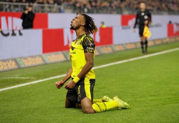 Photo Goal celebration for Dortmund , Carney CHUKWUEMEKA scores to make it 0 1 Soccer 1 Liga , Matchday 10 on Sat 08 11 2025 Hamburger SV Borussia Dortmund