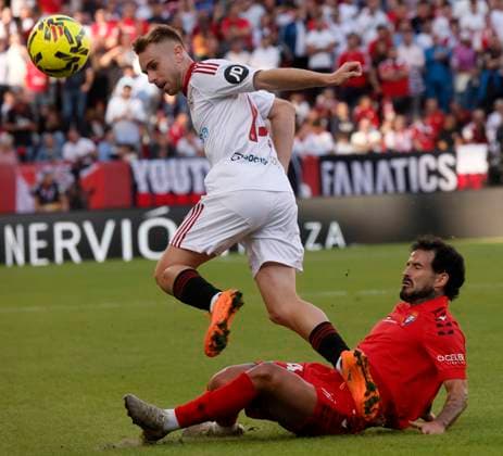 Spanish La Liga EA Sports soccer match Sevilla vs Osasuna at Sanchez Pizjuan stadium in Sevilla, Spain, 08 November 2025 JORNADA 12 LIGA EA SPORTS 900 Cordon Press  900 CordonxPress LOF - Sevilla vs Osasuna