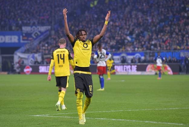 08 11 2025, xblx, Fussball 1 Bundesliga, Hamburger SV Borussia Dortmund v l Carney Chukwuemeka Borussia Dortmund , Goal scored, Tor zum 0 1,, celebrate the goal, Torjubel , Jubel, jubeln, jubelt, DFL DFB REGULATIONS PROHIBIT ANY USE OF PHOTOGRAPHS as IMAGE SEQUENCES and or QUASI VIDEO Hamburg
