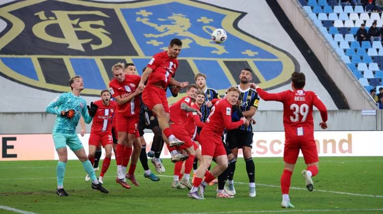 08 11 2025, Football, Men, 3 League, Season 2025 2026, 1 FC Saarbrücken TSV Havelse, Semi Belkahia TSV Havelse heads the ball out of the danger zone Saarbrücken Ludwigsparkstadion Saarland Germany EN Copyright: xFabianxKleerx