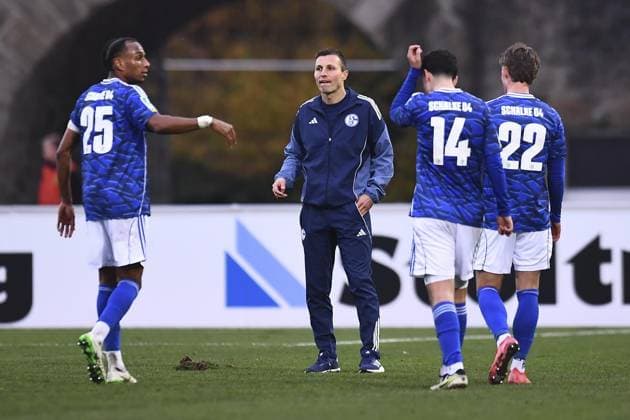 Borussia Dortmund U23 Schalke 04 U23 FOR EDITORIAL PURPOSES ONLY EDITORIAL USE ONLY p Soccer Regionalliga West 15 Matchday Borussia Dortmund U23 Schalke 04 U23 on 08 11 2025 at Stadion Rote Erde in Dortmund Jakob Frimpel Coach Schalke 04 U23 , back Yasin Ben Balla Schalke 04 U23 , left Andri Buzolli Schalke 04 U23 , center Linus Weik Schalke 04 U23 , right Germany North Rhine Westphalia Dortmund Copyright ThorstenxTillmann Copyright: ThorstenxTillmann doc836bgect4frsuw8tf5 ,EDITORIAL USE ONLY Copyright: ThorstenxTillmann