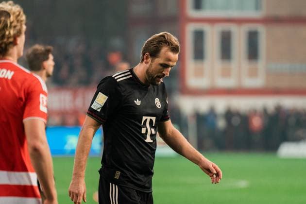 Germany, Football, 1 Bundesliga 2025 26, 10 Matchday 1 FC Union Berlin v FC Bayern Munich Stadion an der alten Försterei Berlin Harry Kane Bayern, 9 Copyright: xJamesxZabelx